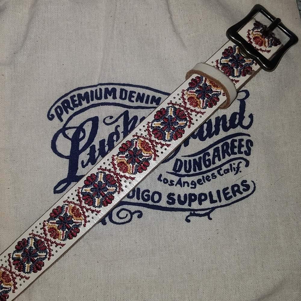 Lucky Brand ☆ SZ XL ☆ White Stitched Belt